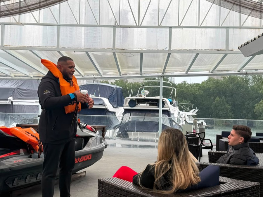 Embarcação na marina em Balneário Camboriú